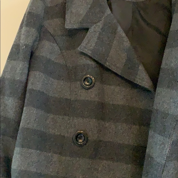 GAP Coat 🤍🖤 - Picture 2 of 4